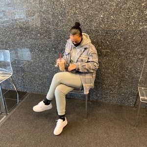 Meet your Posher, Alexandra